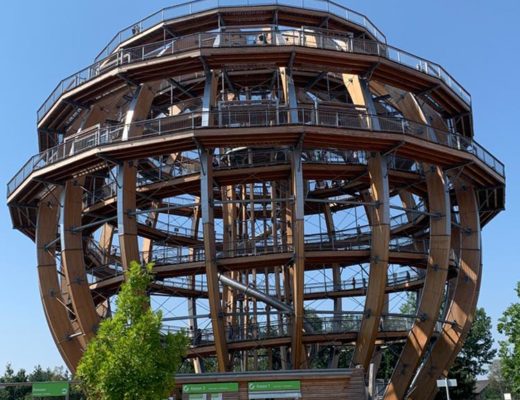 Die Holzkugel in der Oberpfalz von Außen