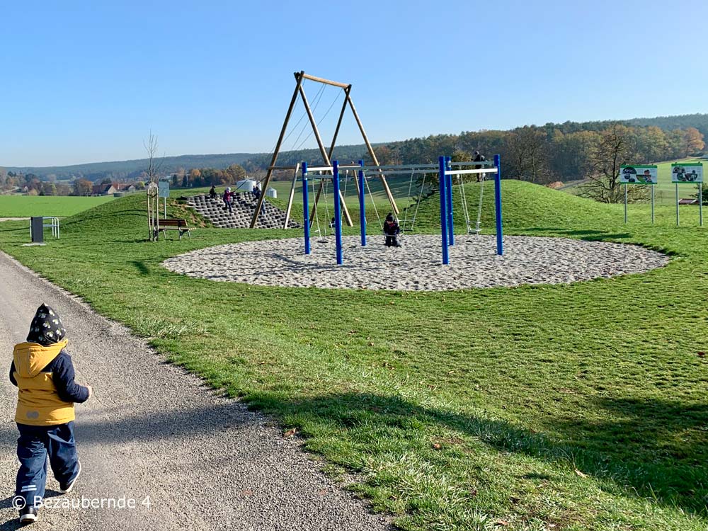 Wandern mit Kindern in der Nähe von Erlangen: Auf dem Schaukelweg